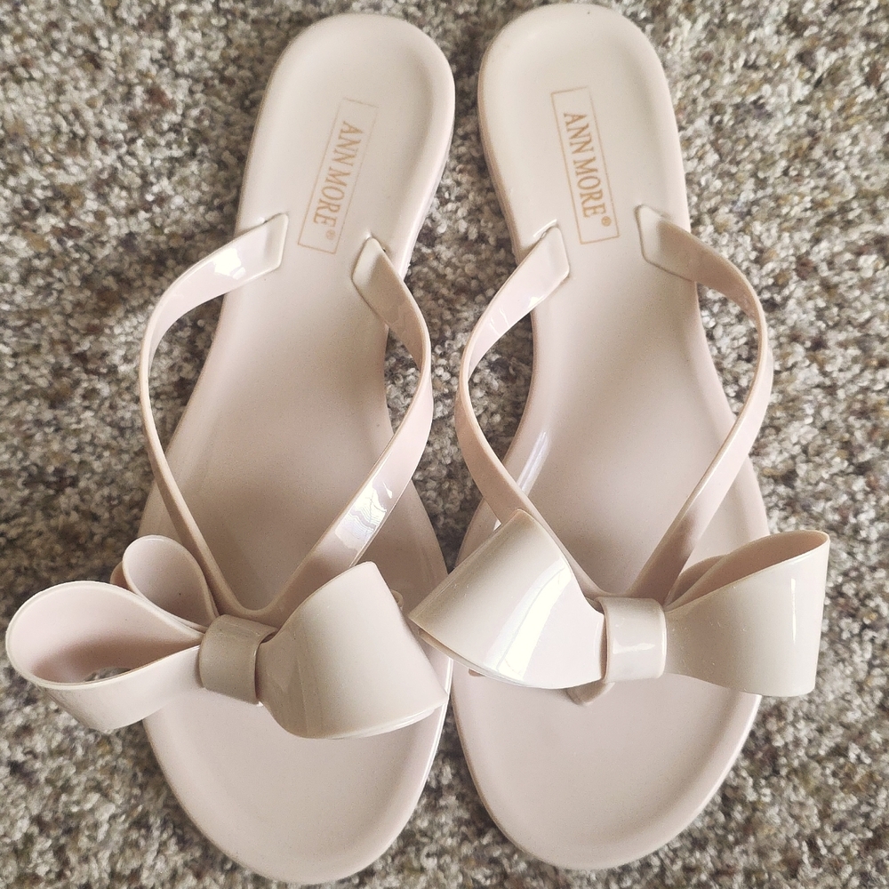 CREAM JELLY FLATS WITH BOW
